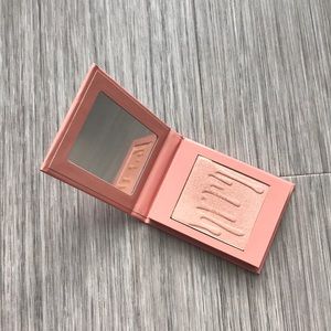 Kylie Cosmetics: Highlighter